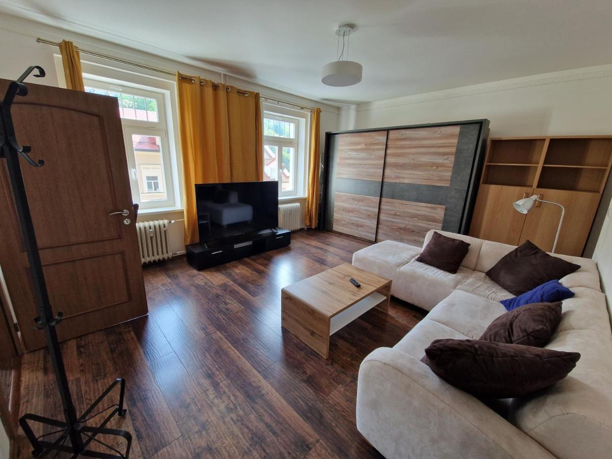 Apartman 63M2 S Balkonem V Lazenskem Centru Карлови Вари Екстериор снимка